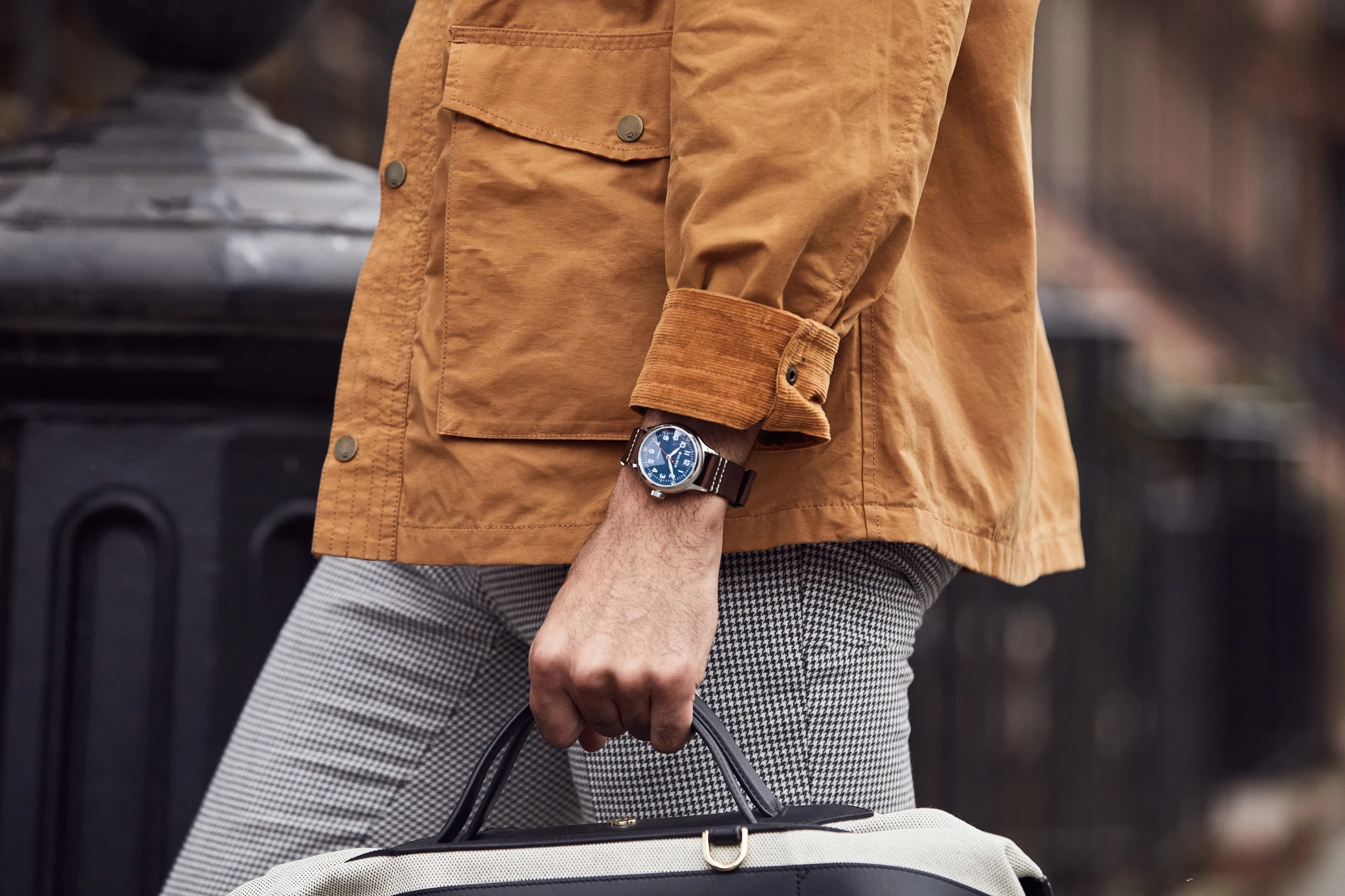 アヴィレックス Blue Dial Nylon Strap A-11 Hack Watch 96A282 | Bulova